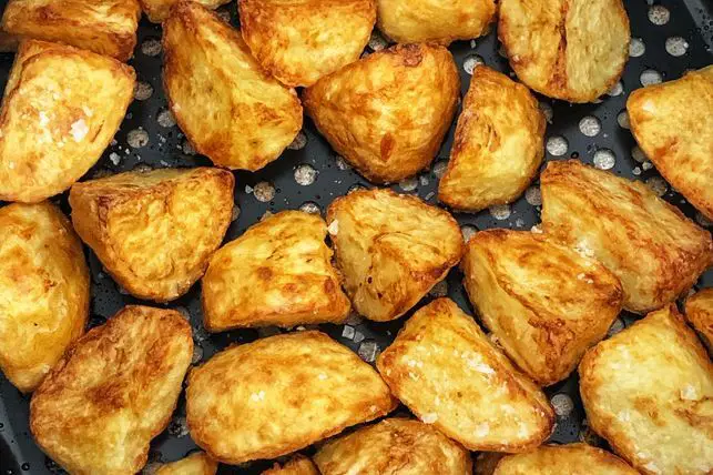 Air Fryer Roast Potatoes by Kathy