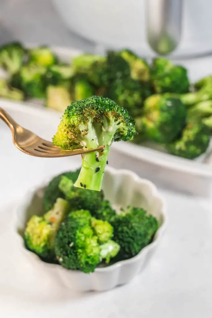Crispy Air Fryer Broccoli by Marina